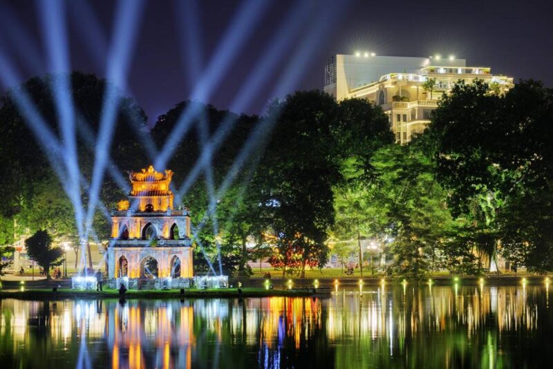 Hình ảnh Hồ Gươm đẹp rực rỡ