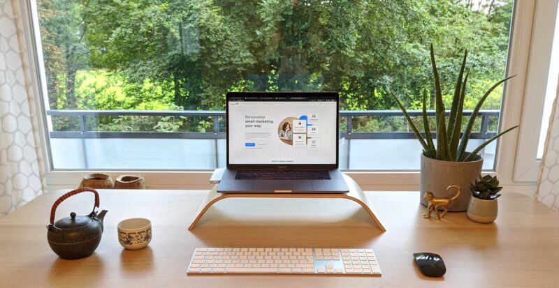 Hình ảnh góc làm việc đẹp với thiên nhiên bao quanh