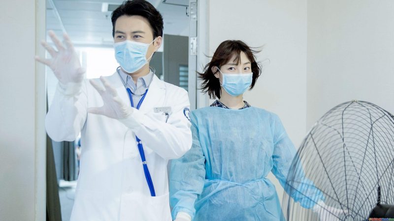 14. Xem phim bác sĩ - Ngoại Khoa Phong Vân.