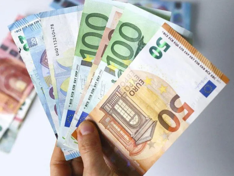 Các Yếu Tố Ảnh Hưởng Đến Tỷ Giá Euro Và VND